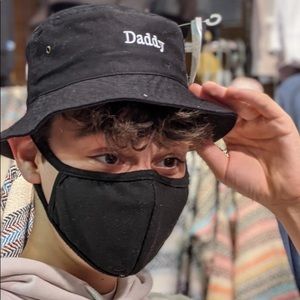 Meet your Posher, Alex